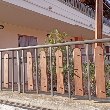 Onlywood Stecche in legno per balcone - Tondo Liscio in Larice 30-160 cm - 20 colori
