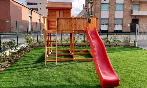 Parco giochi in legno per bambini