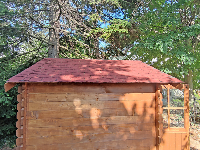 Come coprire il tetto di una casetta in legno