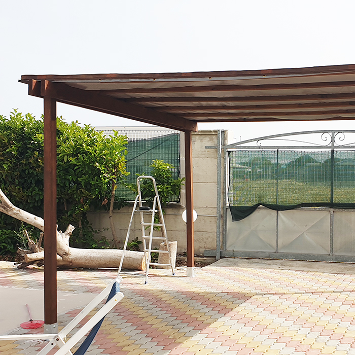 Pergola autoportante in legno copertura