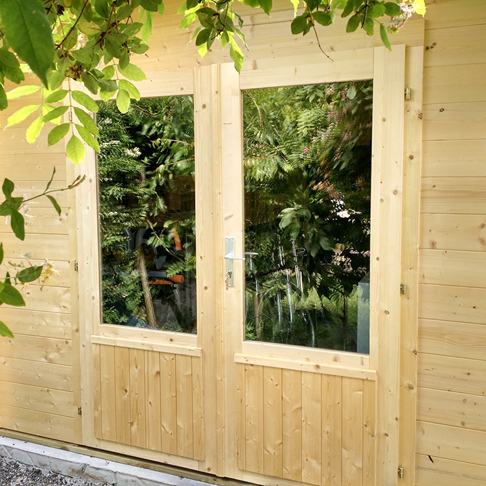 porte e finestre per casetta in legno da giardino