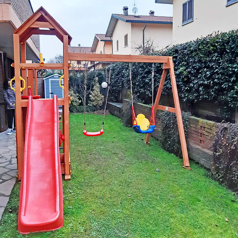 Parco giochi in legno