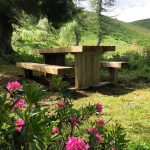 Tavolo Picnic in legno SOLIDO 180 x 159 cm - con Panche-48530