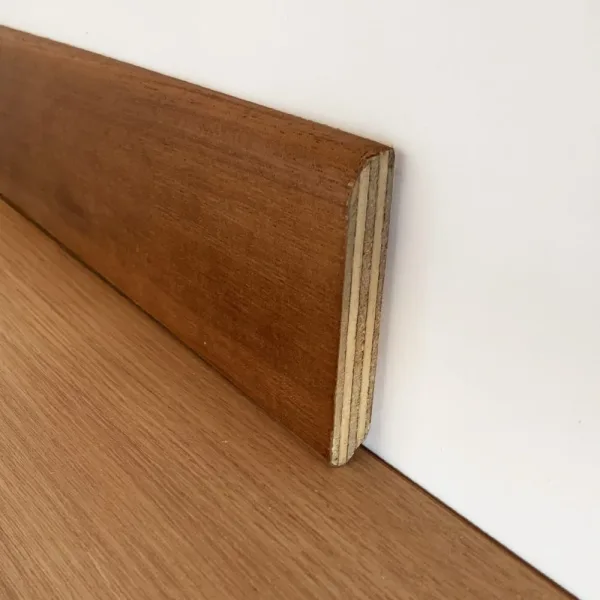 BATTISCOPA IN LEGNO IROKO Impiallacciato - 13 x 80 mm - Asta da 2,4 m-0