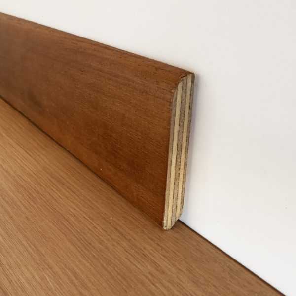 BATTISCOPA IN LEGNO IROKO Impiallacciato - 13 x 80 mm - Asta da 2,4 m-0