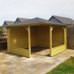 Onlywood Gazebo in Legno Chiuso MITCH 350x350 cm con Frangivista-43518