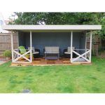 Gazebo Tettoia KONSTANTIN in Legno 500 x 340 cm con Pareti e Steccato-44655