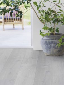 Laminato Pergo AC5 Visby Rovere Grigio Sbiancato – 190 x 8 x 1380 mm-87309