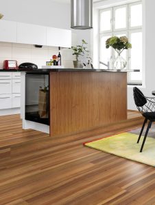 Laminato Pergo AC4 Arendal Noce Raffinato -87057