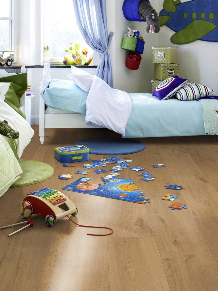 Laminato Pergo AC4 Visby Rovere Village – 190 x 8 x 1380 mm-0