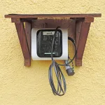 Onlywood Pensilina per ricarica auto elettrica PENSY - Legno di Abete verniciato Noce-55779