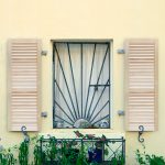 Onlywood Confezione 2 Persiane in Legno da Esterno in Pino Naturale Massello - 600 x 800 mm-80177