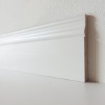 Onlywood 25 ML Battiscopa Legno BIANCO Laccato - Modello Ducale - 120 x 13 mm-0