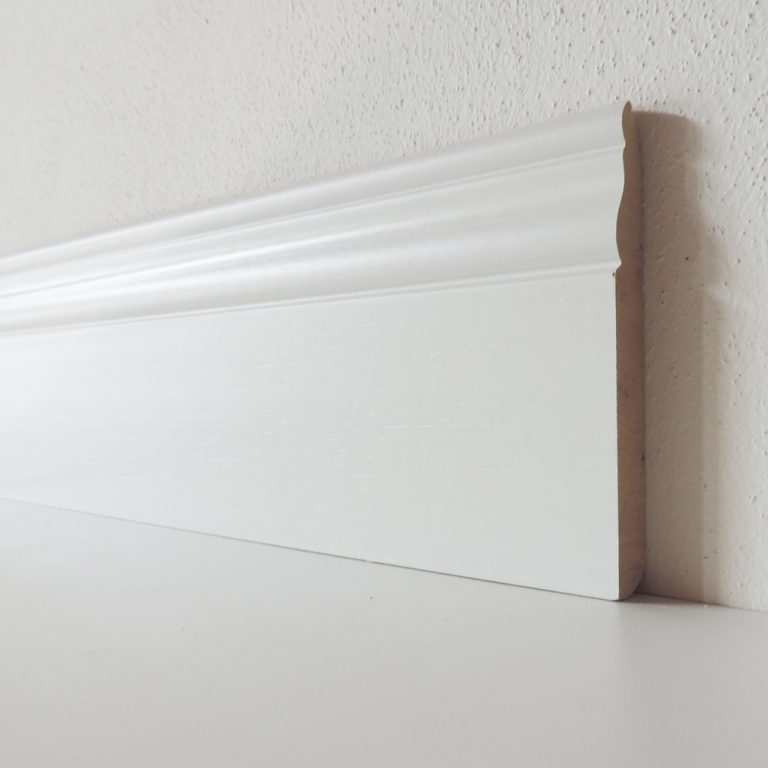 Onlywood 25 ML Battiscopa Legno BIANCO Laccato - Modello Ducale - 120 x 13 mm-0