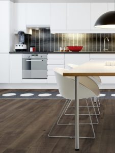 Laminato Pergo AC4 Odense Noce Fumè -86987