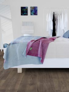 Laminato Pergo AC4 Odense Noce Fumè -86986