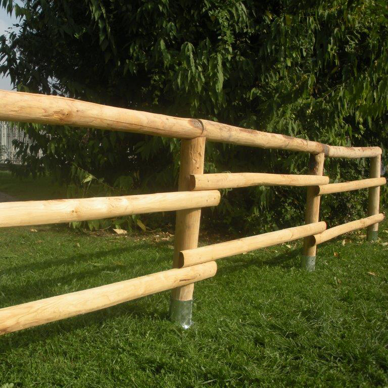 Staccionata due traverse + corrimano