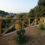 Onlywood Staccionata in Legno Rustica con traversa diagonale in Castagno Scortecciato PREZZO a Campata 150/200 cm - foto 9