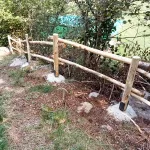Onlywood Staccionata in Legno Rustica Valdostana a pali interi in Castagno Scortecciato-83575