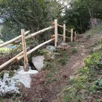 Onlywood Staccionata in Legno Rustica Valdostana a pali interi in Castagno Scortecciato-83574