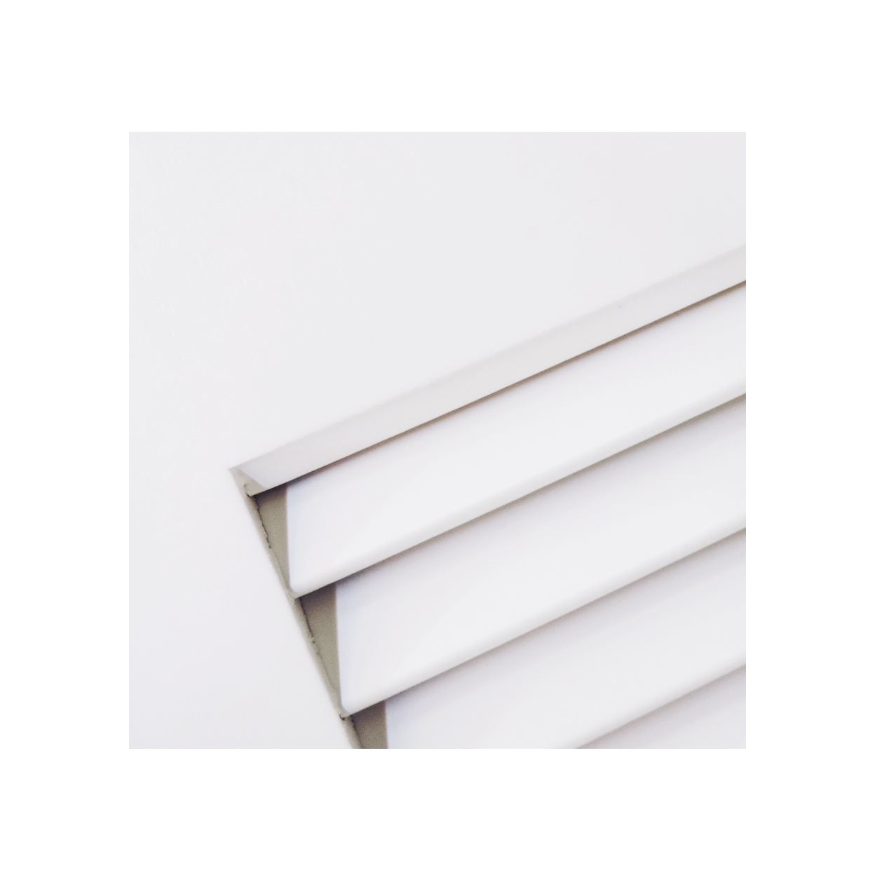 Onlywood Antina PERSIANATA APERTA in Legno massello verniciato Bianco 305 x 606 h. mm -87599