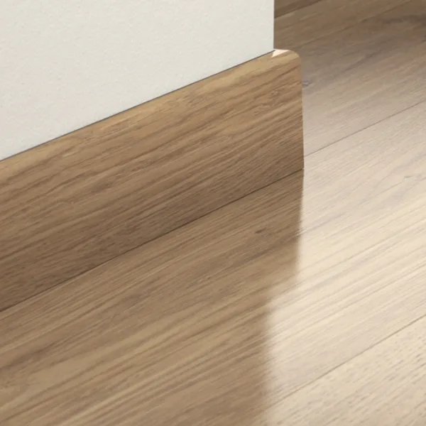 Zoccolino in tinta al Laminato Pergo 12 x 58 mm – Asta da 2,4 m