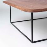 Tavolino da salotto in legno di Rovere impiallacciato con struttura in metallo nero verniciato - 100 x 100 x 40 h. cm-88060