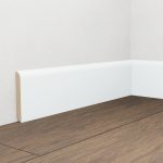 Onlywood Battiscopa Legno BIANCO Laccato RAL 9016 - 70 x 10 mm - Asta da 2,4 Metri-0