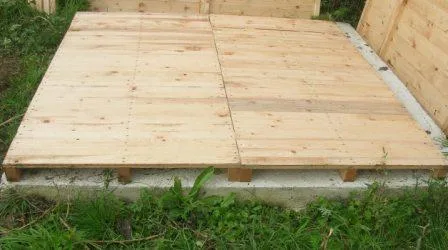 Fondo per costruire una casetta in legno su cemento