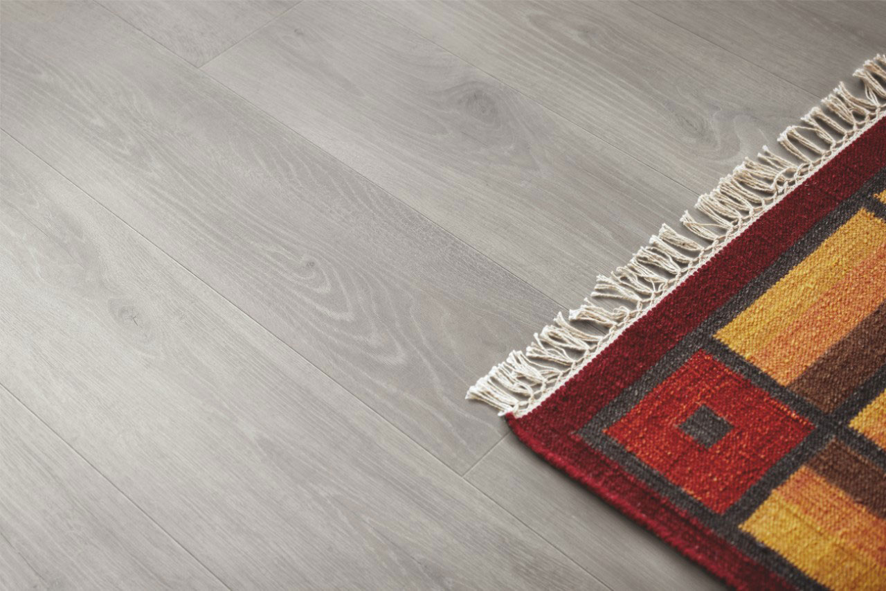 come scegliere laminato grigio