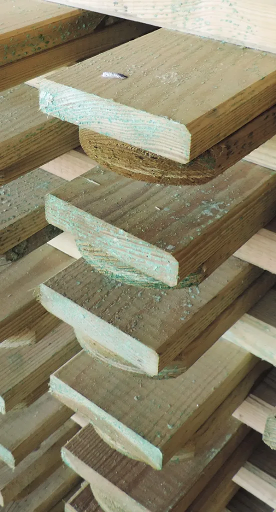 Legno di pino con autoclave