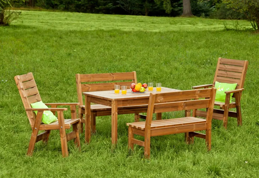 arredo da giardino in legno di thermowood
