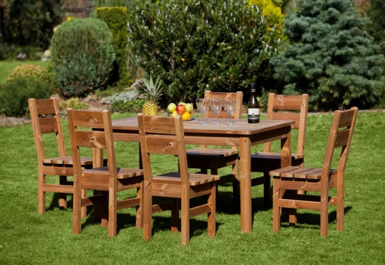 Arredo Giardino in Thermowood: mobili in legno per esterni resistenti e durevoli
