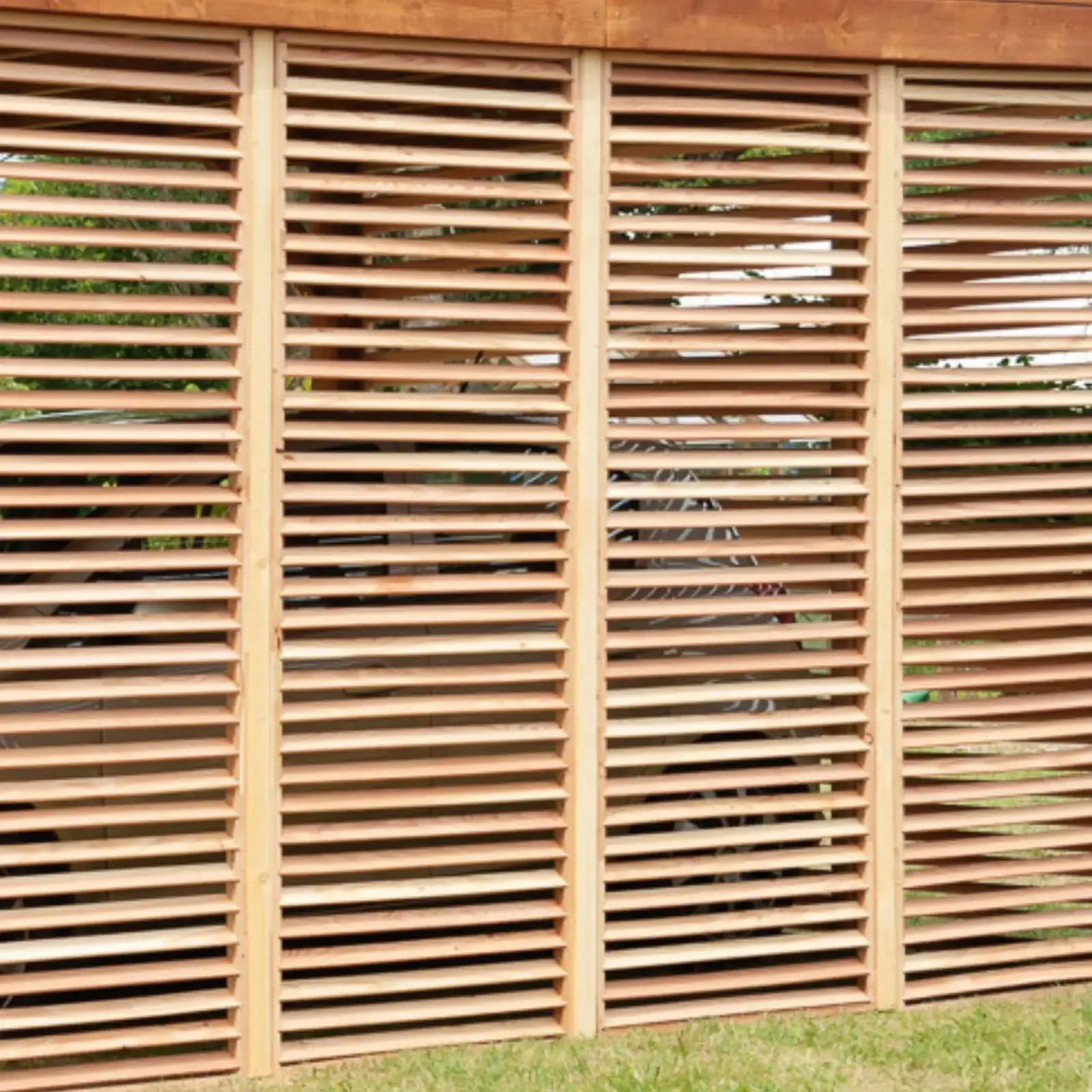 Pali montanti e accessori per pannelli LARIX