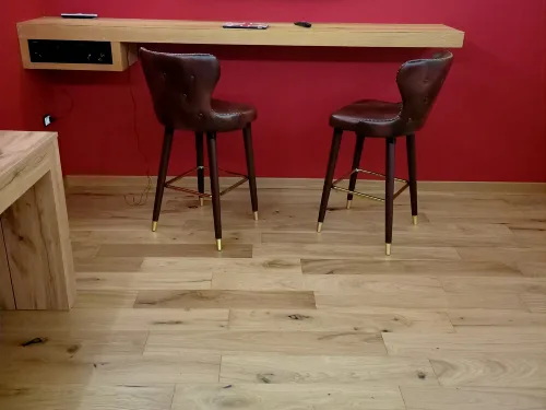 Listoni di parquet prefinito in rovere già verniciati