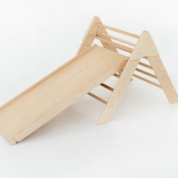 Triangolo Pikler in legno con rampa scivolo e arrampicata